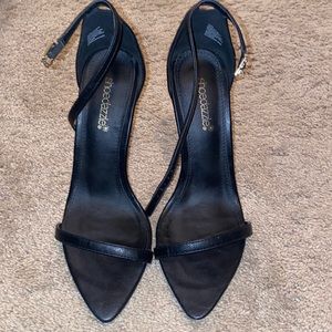 Black heels size 9